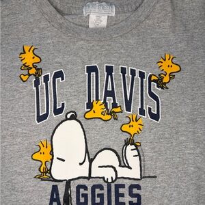 Third Street UC Davis Aggies Snoopy Woodstock Peanuts Graphic Tee YXL/18